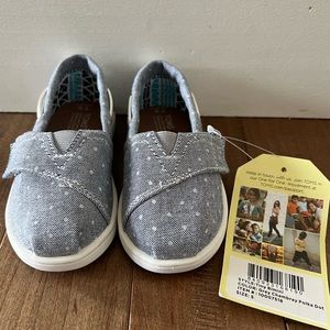 Toms toddler size 5 brand new